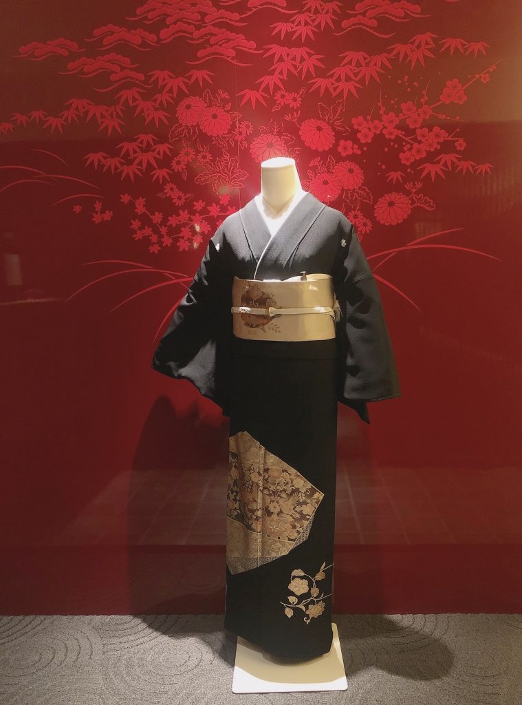 付け下げ 螺鈿煌彩 螺鈿 金彩 紋意匠 薄柿色 正絹 反物エラー画面