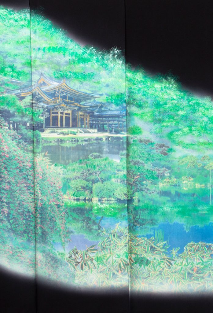 池に寺院