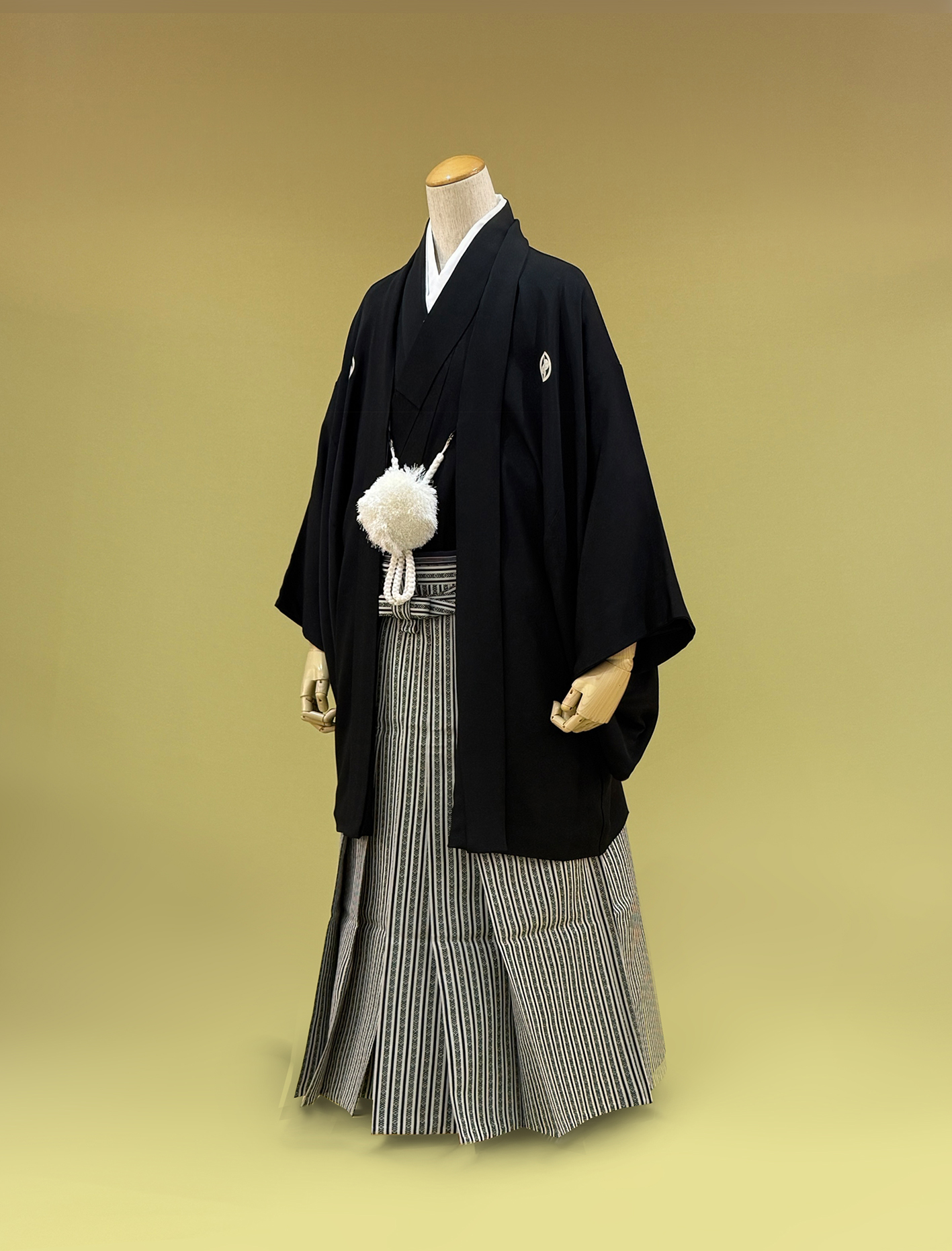 黒紋付・黒白ラメ入り袴