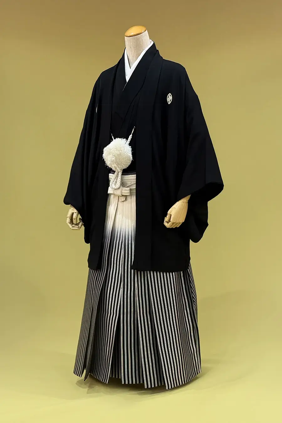 黒紋付・白ぼかし袴