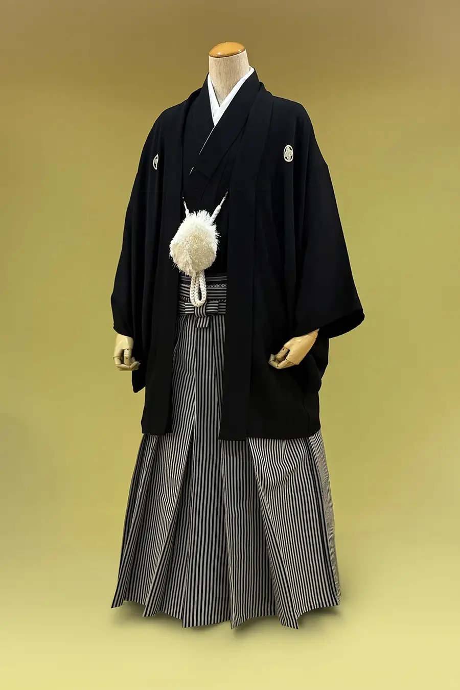 黒紋付・黒白袴