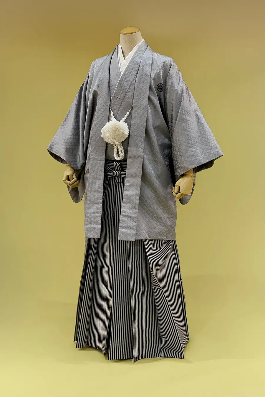 グレー菱紋付・黒白袴