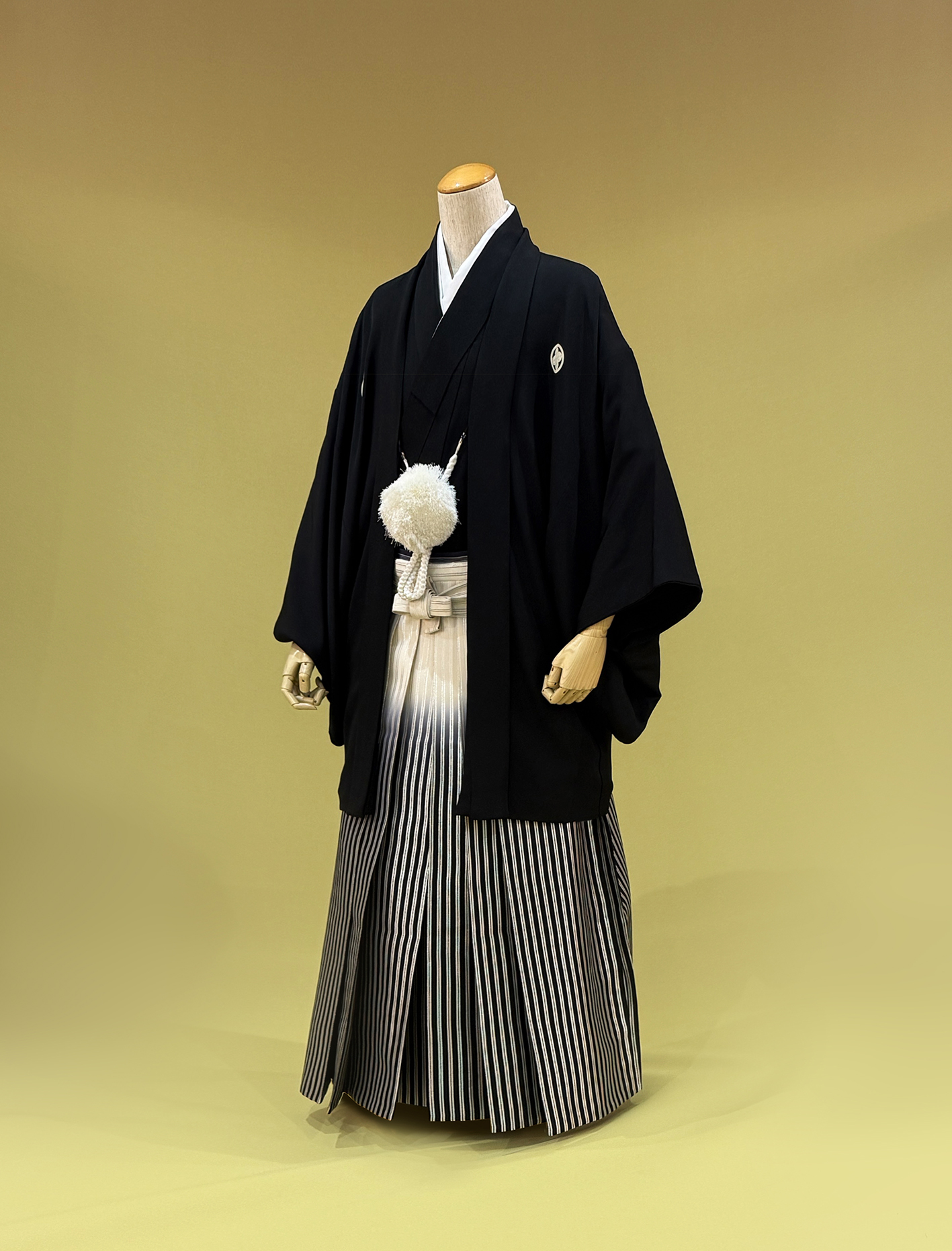 黒紋付・白ぼかし袴